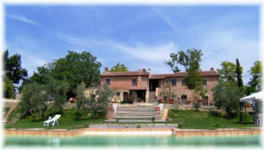 La piscina dell'Agriturismo Il Mandorlo - Cortona, Toscana - Italy